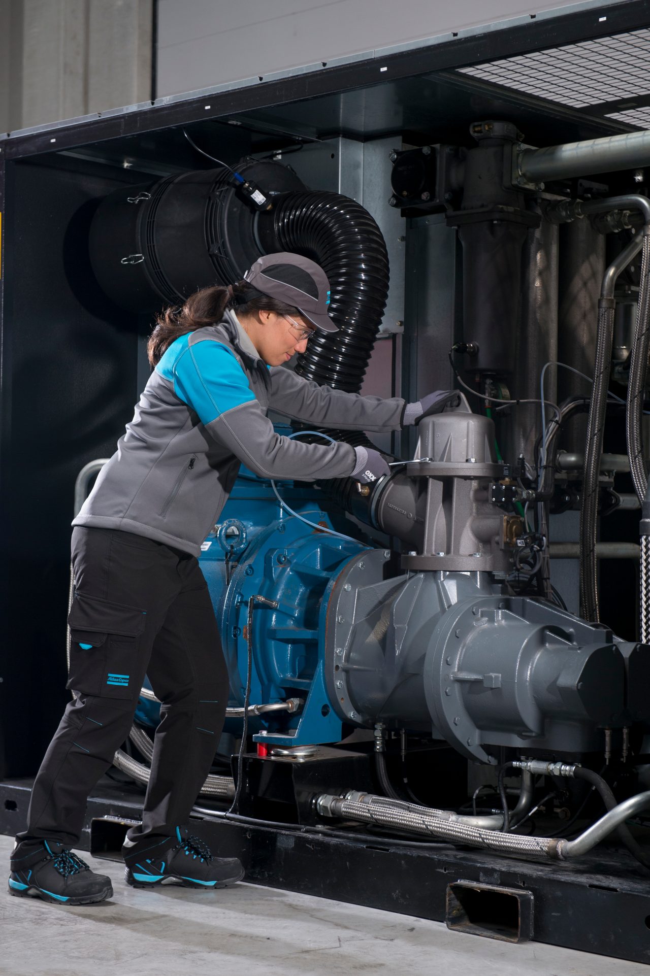 服务技术人员全权负责