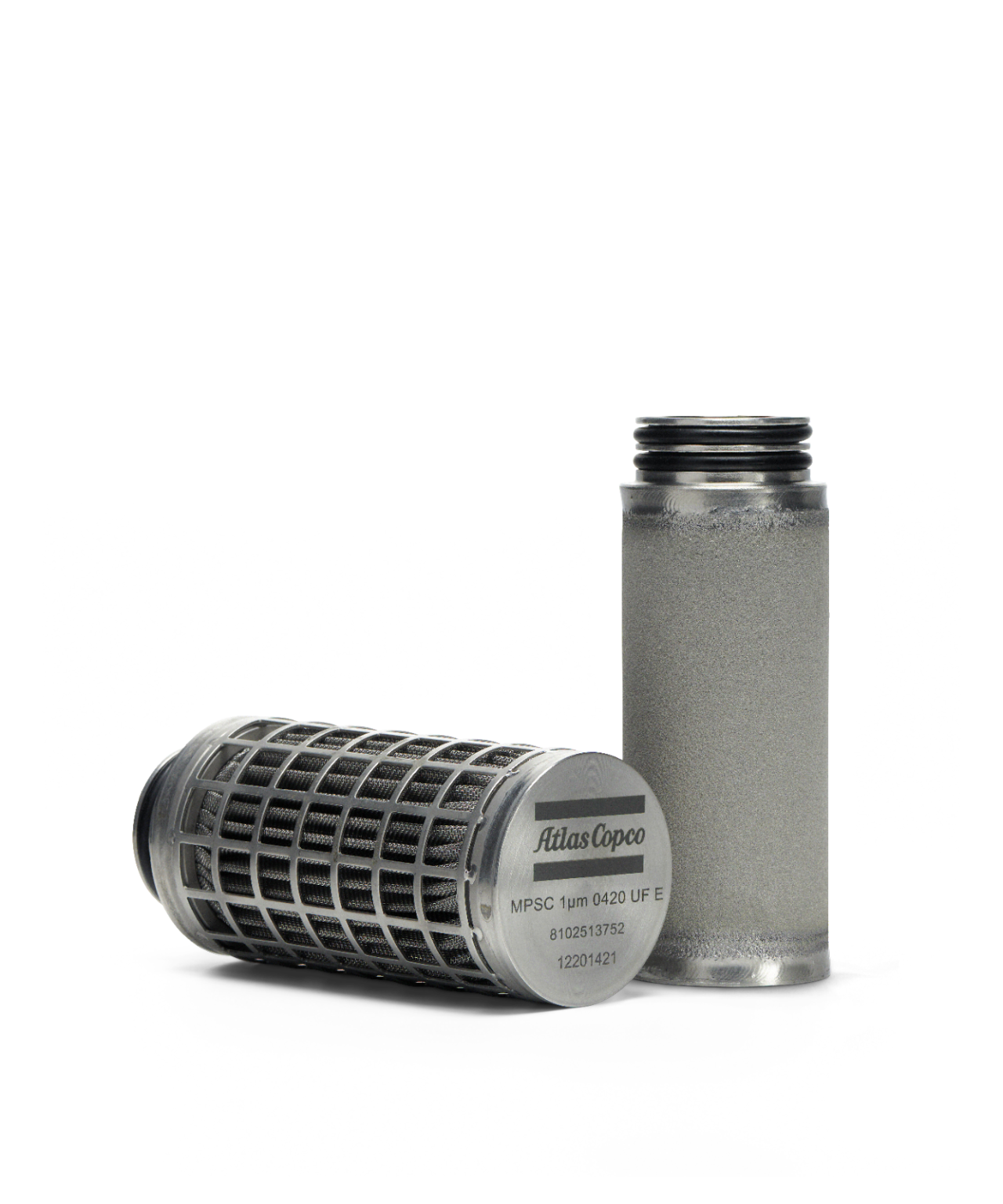 两个不锈钢过滤筒，其中一个带有阿特拉斯·科普柯徽标。